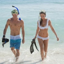 couple-snorkelling